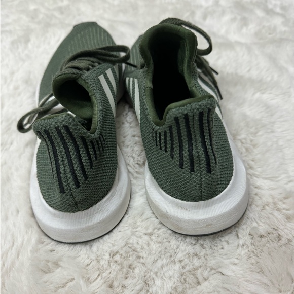 Adidas sneakers, army green, size 8.5 - Picture 5 of 6